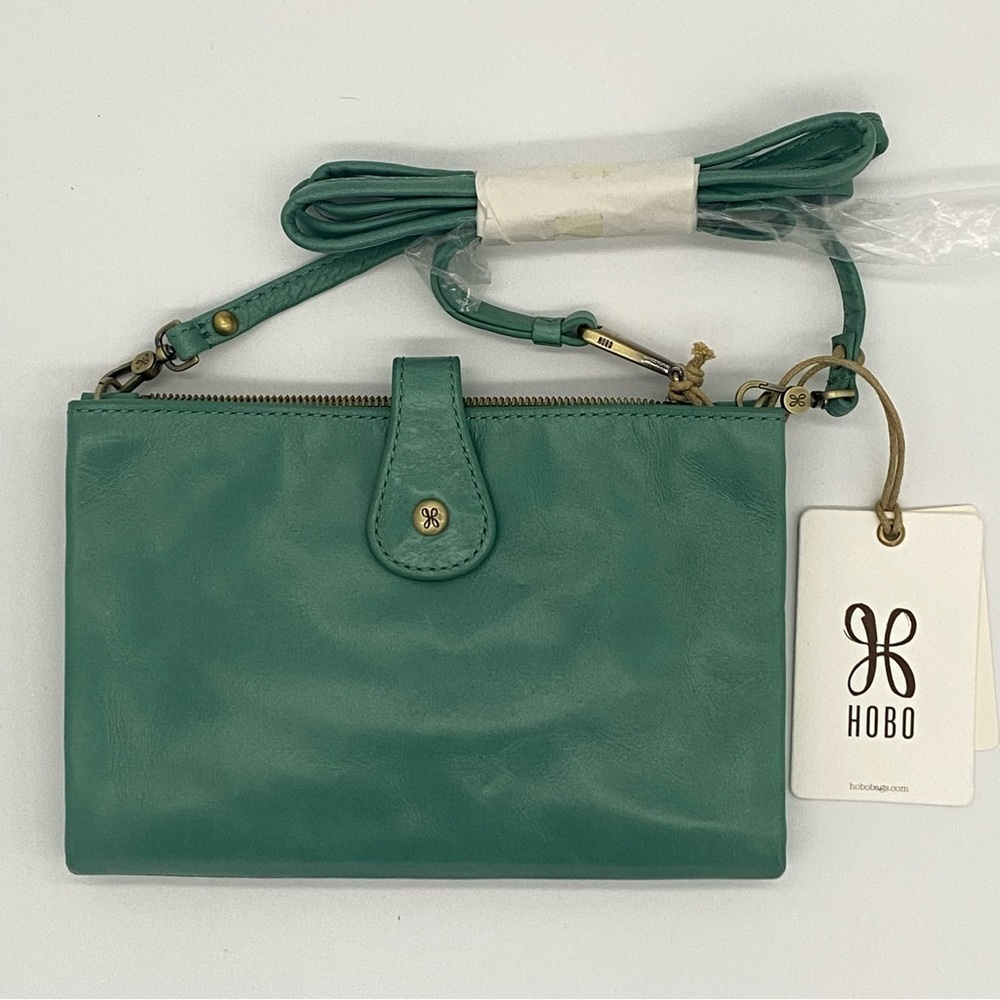 NWT Hobo Reveal Leather Crossbody Bag in Seafoam detachable leather strap